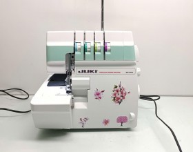 Máy vắt sổ gia đình 1 kim 3 ống chỉ - cuốn biên 1 thao tác