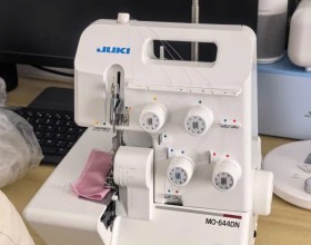 Máy vắt sổ gia đình 2 kim 4 chỉ, JUKI MO-644DN